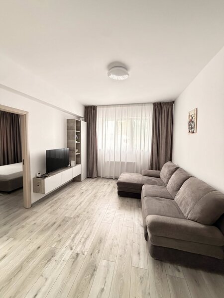 Giurgiului, apartament 2 camere, loc de parcare inclus.