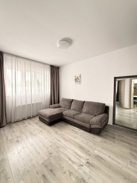 Giurgiului, apartament 2 camere, loc de parcare inclus.