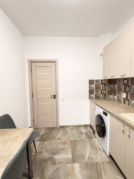 Giurgiului, apartament 2 camere, loc de parcare inclus.